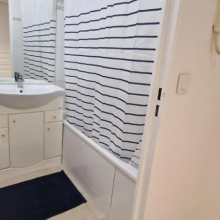 Le Marin - Pool And Parking * 昂蒂布