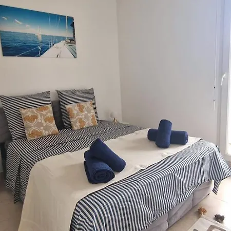 Le Marin - Pool And Parking